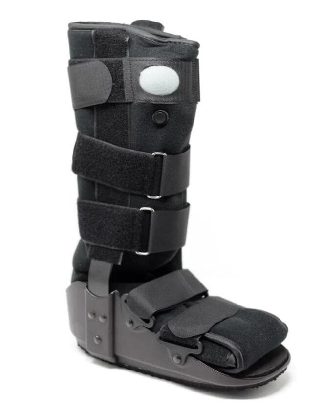 Bota de descarga utilizada para retirar la presión sobre una herida del pie